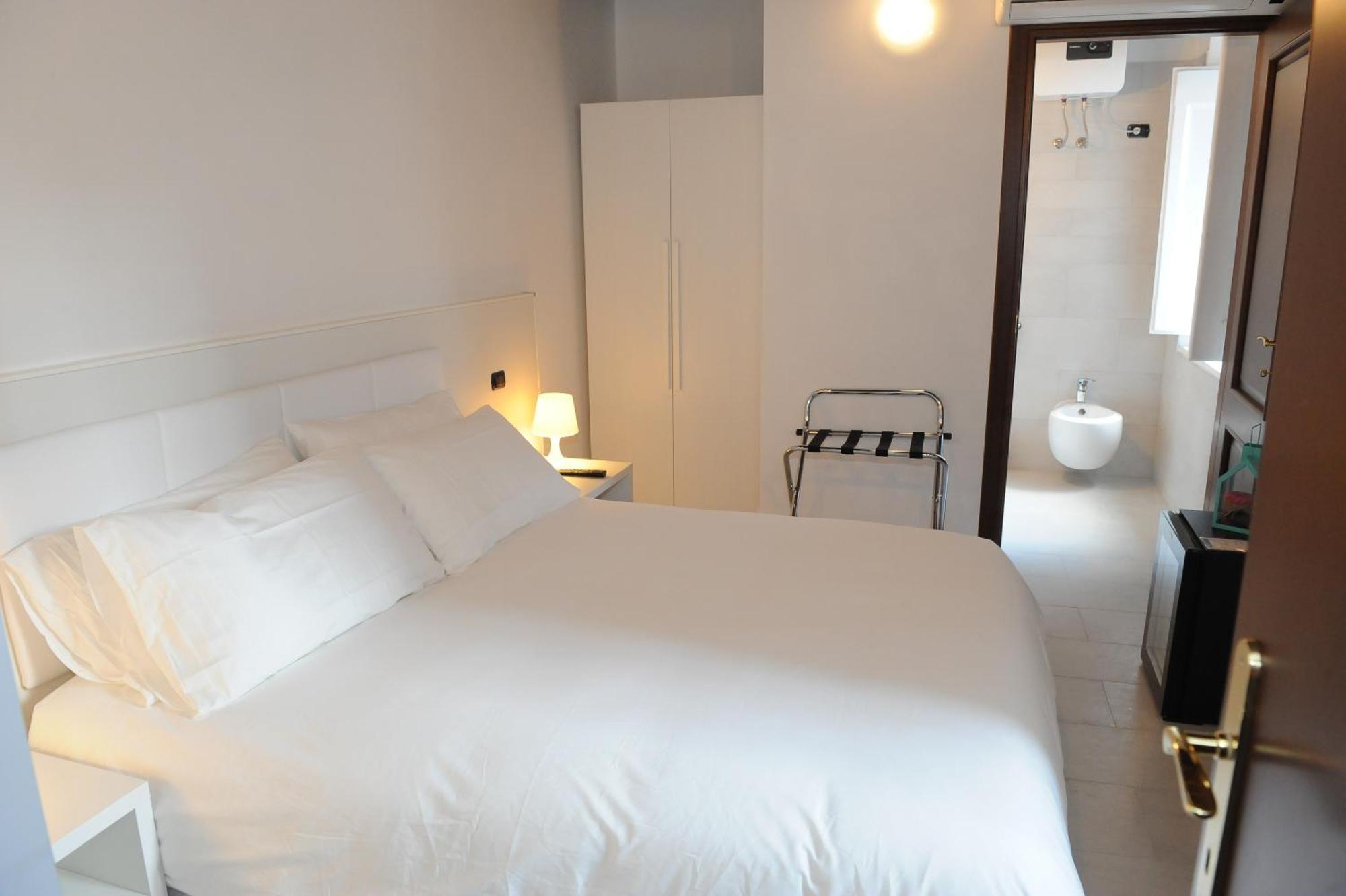 Flowers Apartments Ρώμη Δωμάτιο φωτογραφία