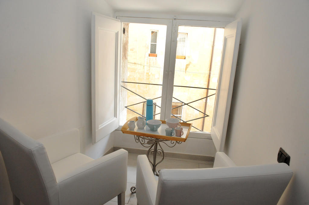 Flowers Apartments Ρώμη Δωμάτιο φωτογραφία